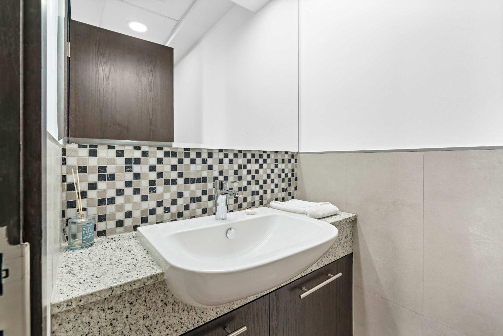Silkhaus Burj Khalifa View 1bdr Downtown Apartment *
